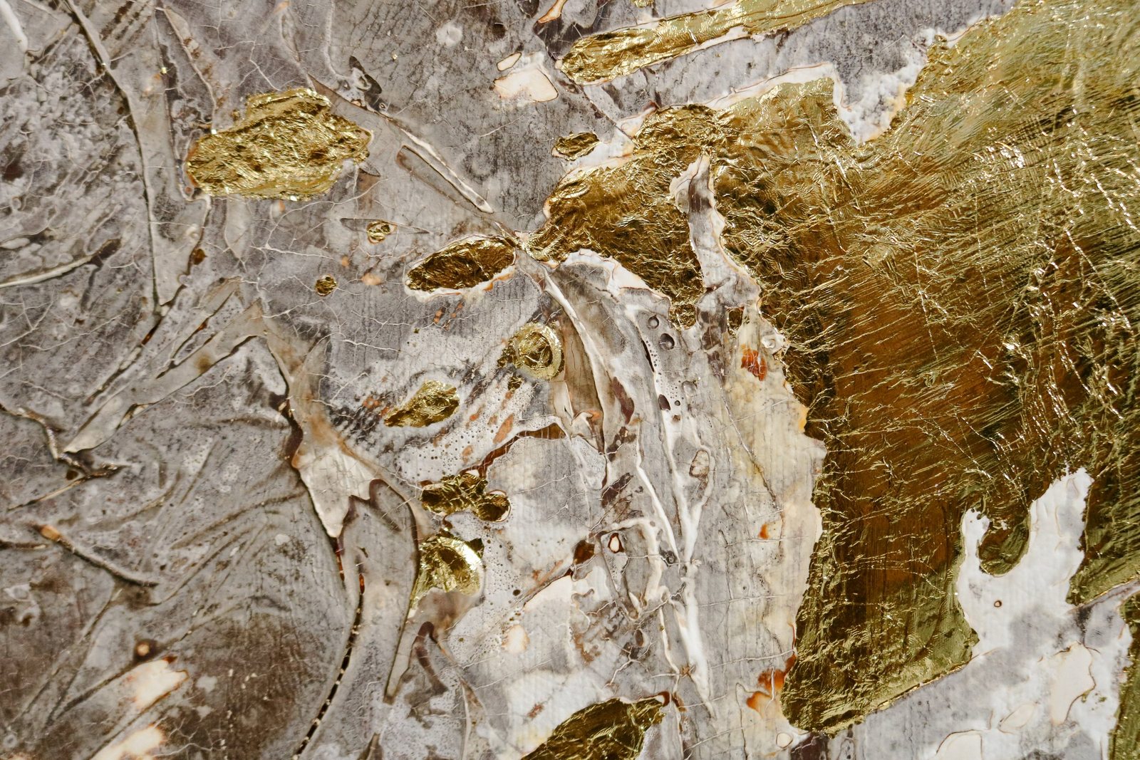 Gold traced into the grown relief of an Aurum work, Fungal Art Series